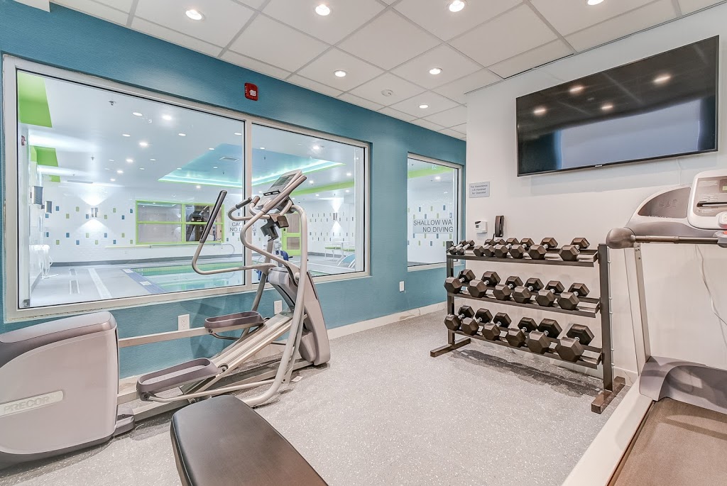 Est Hotel | 1790 Albion Rd, Etobicoke, ON M9V 4J8, Canada | Phone: (416) 747-7676