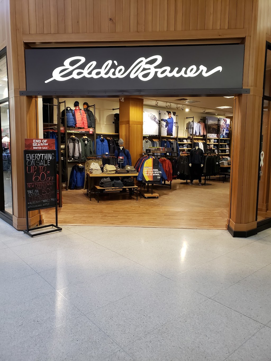Eddie Bauer | 390 N Front St, Belleville, ON K8P 3E1, Canada | Phone: (613) 969-9076