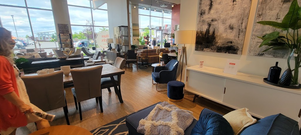 Structube | 650 Boul. le Corbusier #6, Laval, QC H7N 0A9, Canada | Phone: (450) 682-3060