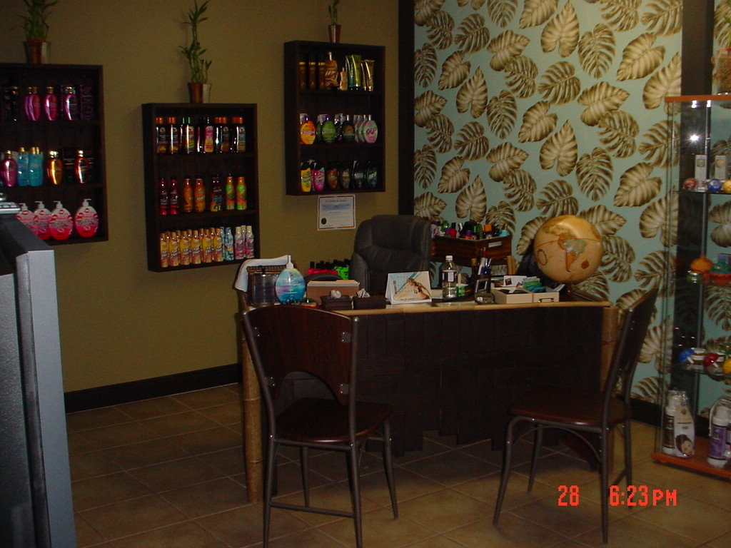 Bronzage International | 235 Av. du Pont S, Alma, QC G8B 2T7, Canada | Phone: (418) 662-3939
