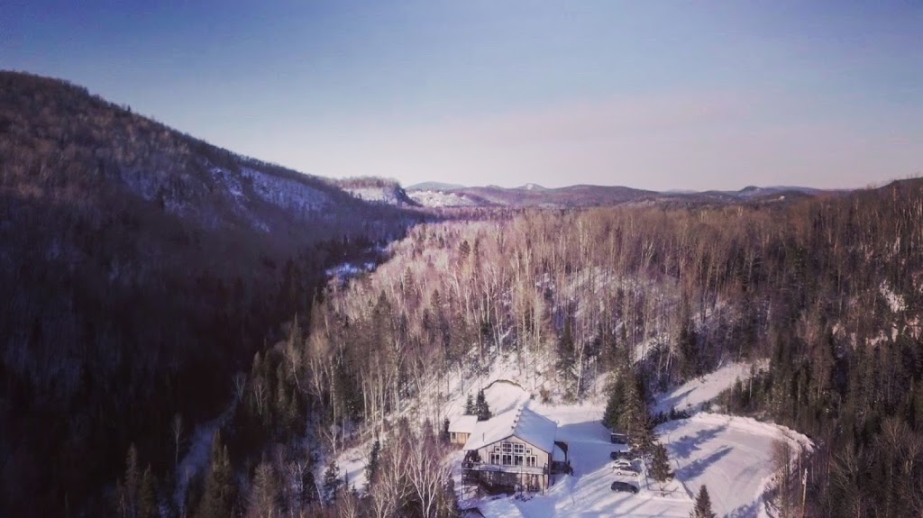 Le NOMADE Mont-Tremblant | 439 Chemin de la Côte aux Trembles, Lac-Supérieur, QC J0T 1J0, Canada | Phone: (819) 688-3994