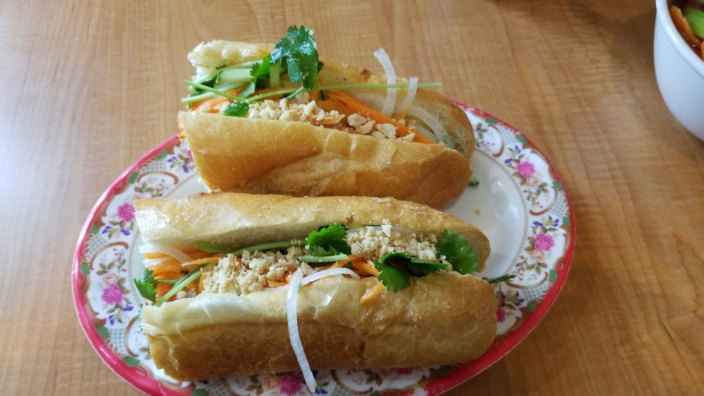 Jens Vietnamese Noodle House | 705 Main St S, Airdrie, AB T4B 3M2, Canada | Phone: (403) 980-5367