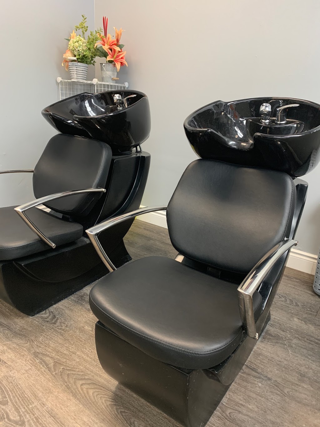 Orange Barber Stylist | 1224 Dundas St W, Mississauga, ON L5C 4G7, Canada | Phone: (905) 897-1880
