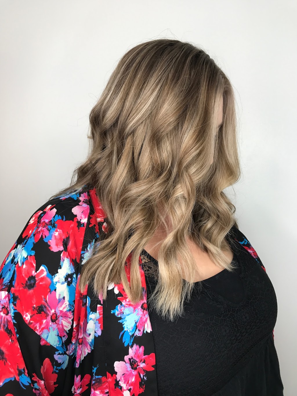 Washington House Salon | 990 Innisfil Beach Rd 2nd Floor, Innisfil, ON L9S 2B5, Canada | Phone: (705) 290-9274