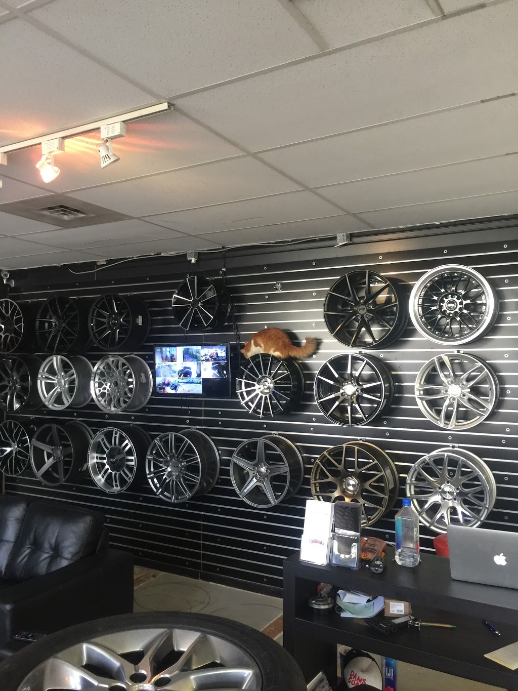 416 Wheels & Tires (FINANCING AVAILABLE - EVERYONE ACCEPTED) | 2300 Dixie Rd, Mississauga, ON L4Y 1Z4, Canada | Phone: (416) 677-4480