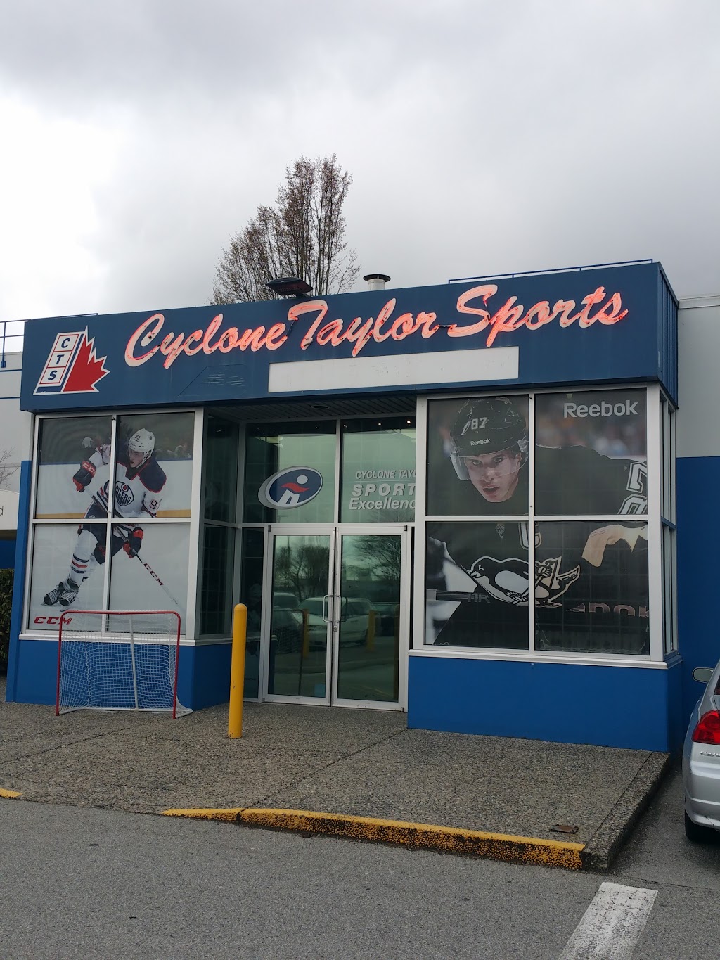 Cyclone Taylor Sports | 14140 Triangle Rd, Richmond, BC V6W 1B1, Canada | Phone: (604) 448-1748