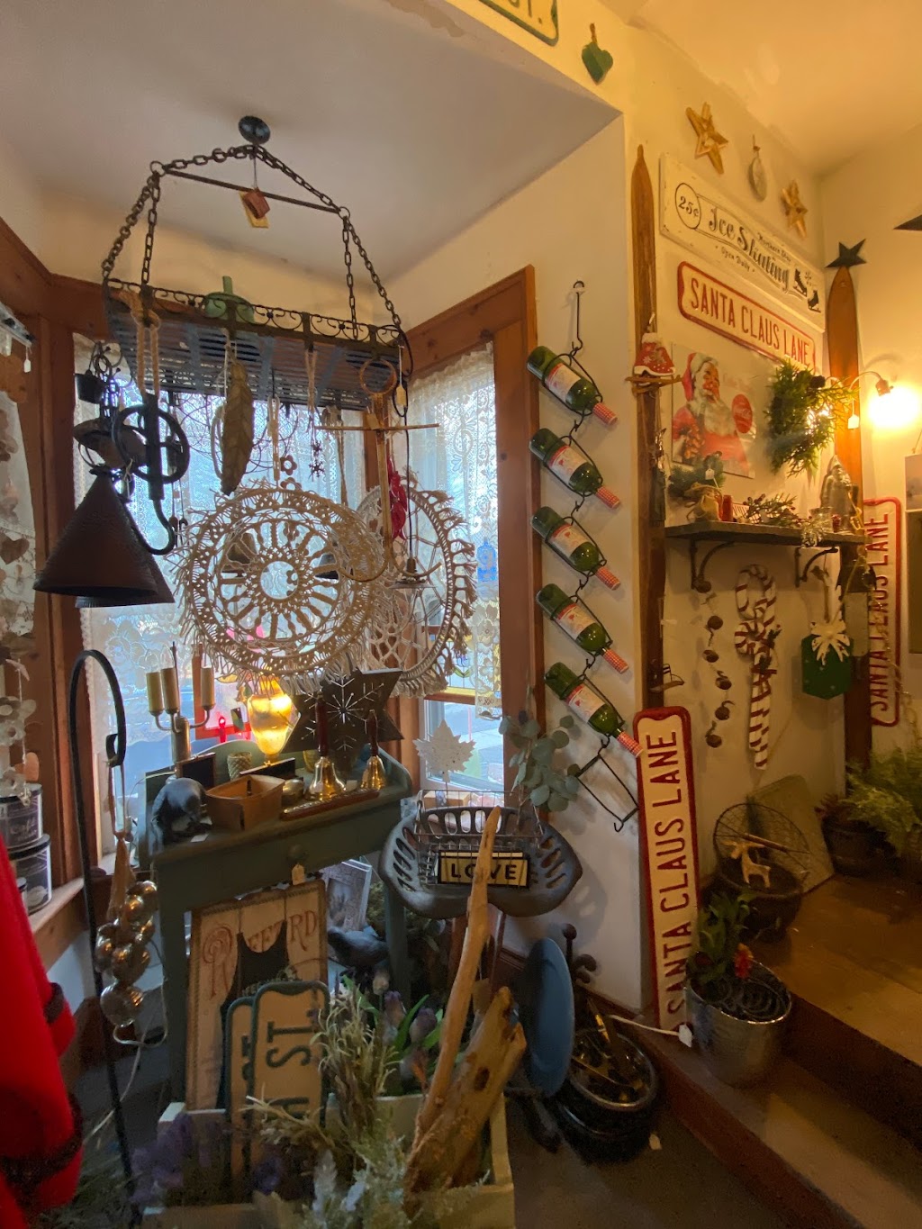 Antiquite La Belle Vieillerie | 813 Rue Shefford 809 et, Bromont, QC J2L 1C4, Canada | Phone: (450) 534-3695