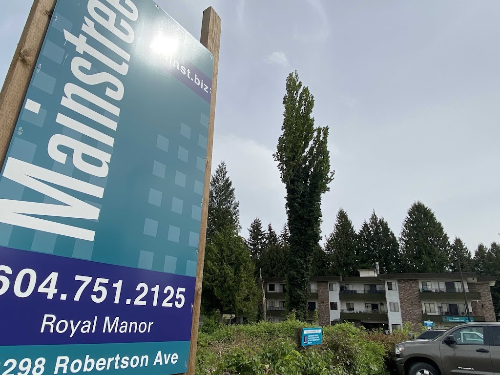 Royal Manor Apartments | 33298 Robertson Ave, Abbotsford, BC V2S 1Z5, Canada | Phone: (604) 751-2125