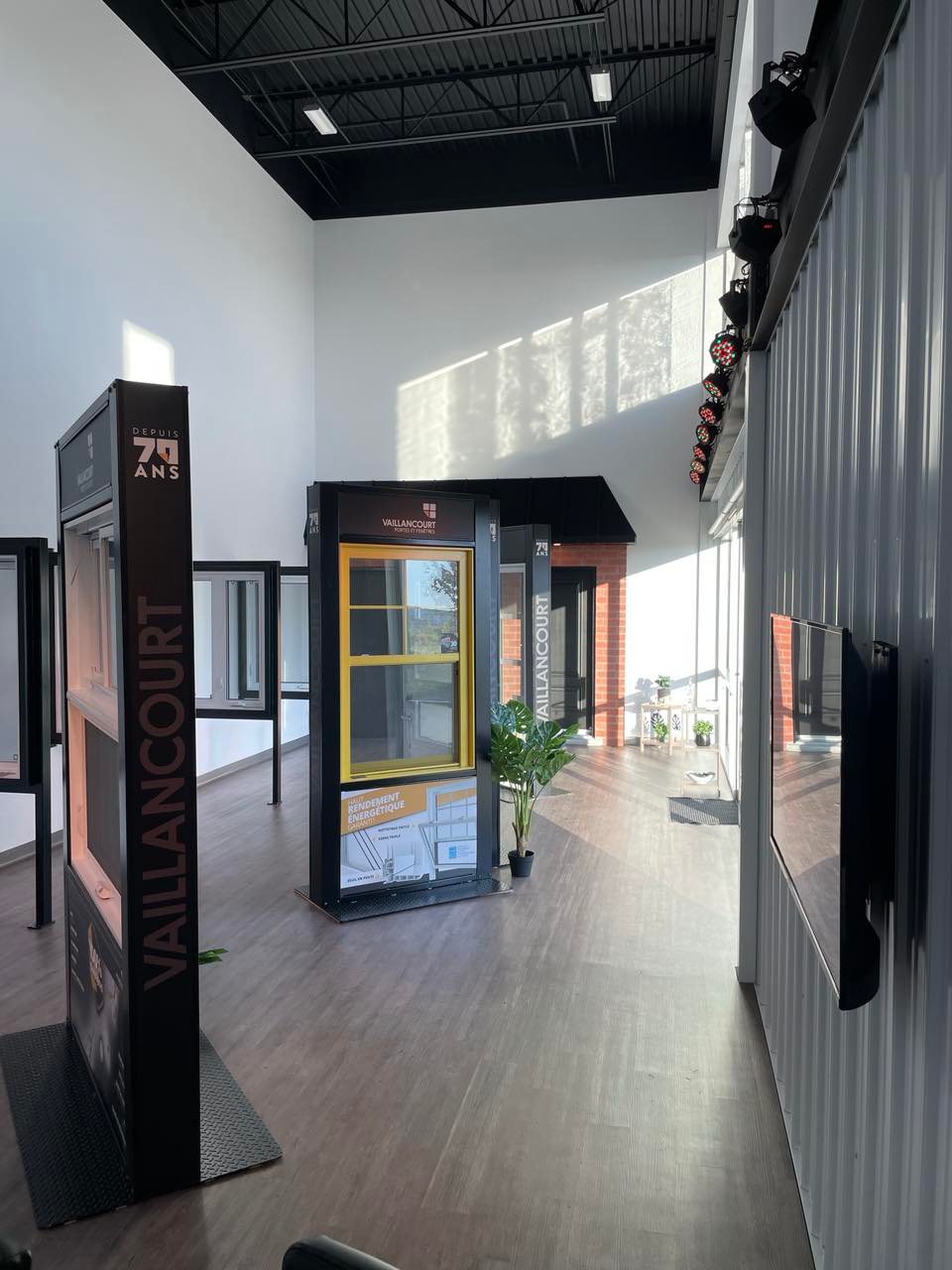 Fenetres Signature | 1450 Bd Lionel-Boulet, Varennes, QC J3X 1P7, Canada | Phone: (450) 929-3131
