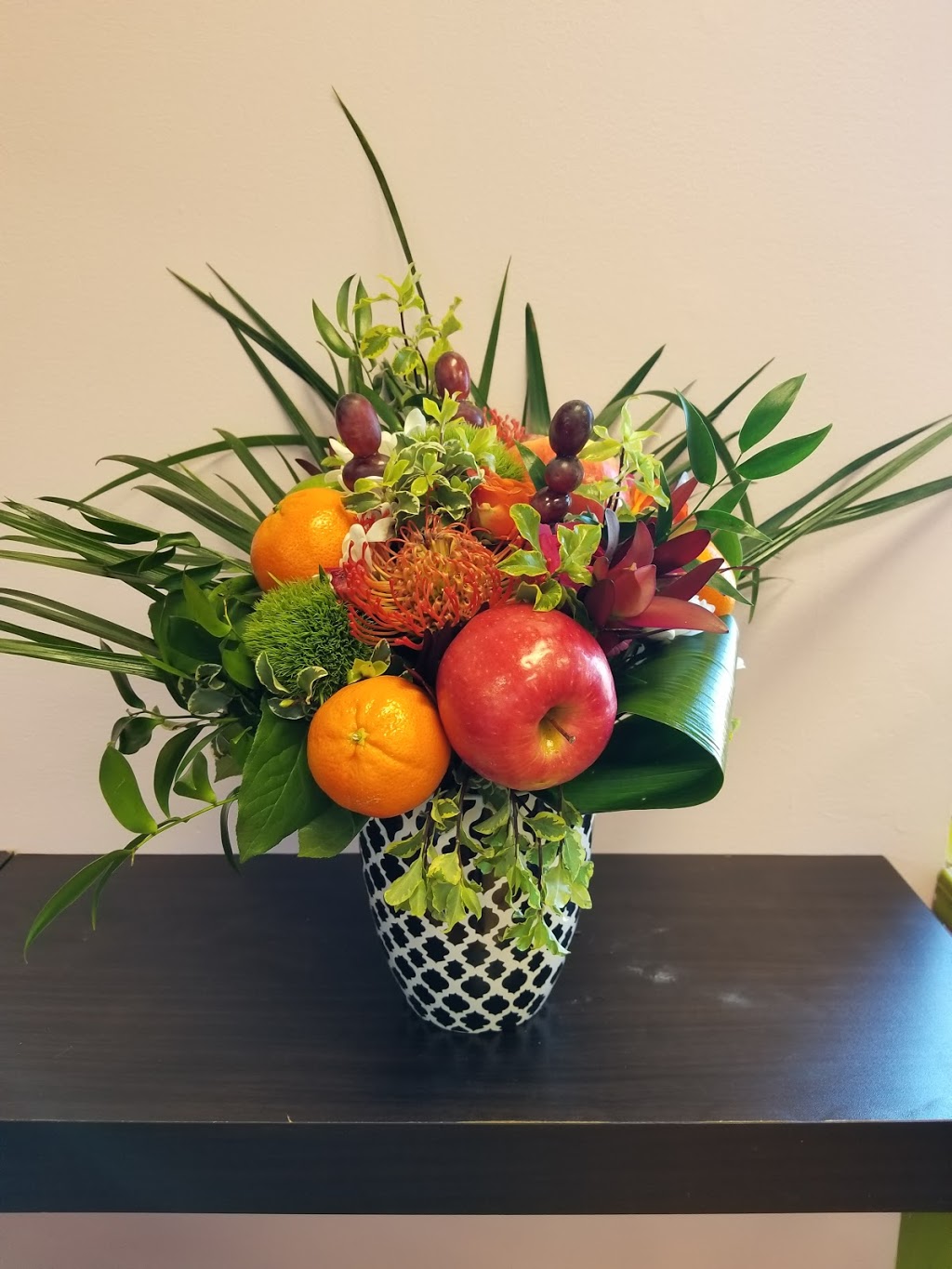 Sarnia Flower Boutique | 940 Murphy Rd, Sarnia, ON N7S 5C4, Canada | Phone: (519) 336-1188