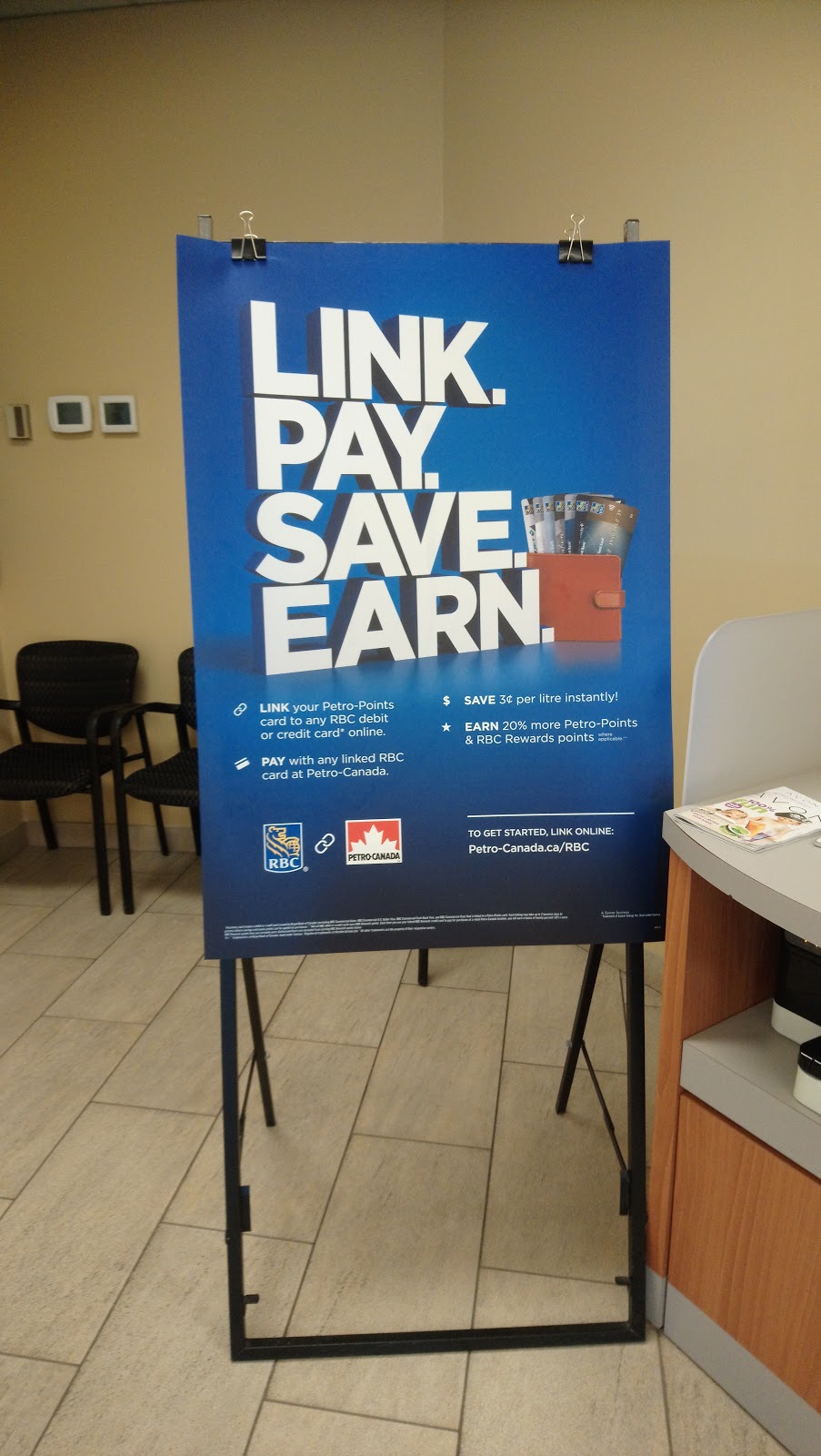 RBC Royal Bank | 6040 Glen Erin Dr, Mississauga, ON L5N 3M4, Canada | Phone: (905) 542-7430