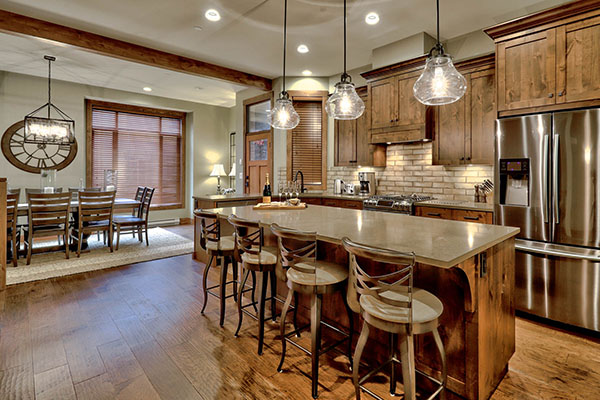 Leopards Landing - Village Walk #4 | 3280 Village Way #4, Sun Peaks, BC V0E 5N0, Canada | Phone: (250) 578-6939