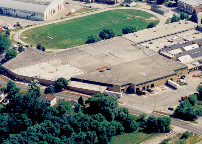 TRIPLE B WAREHOUSING | 19 Innisfil St, Barrie, ON L4N 6N9, Canada | Phone: (705) 730-3382