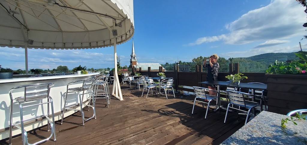 Bistro Découverte | 925 Rue Hébert, Desbiens, QC G0W 1N0, Canada | Phone: (581) 817-0101