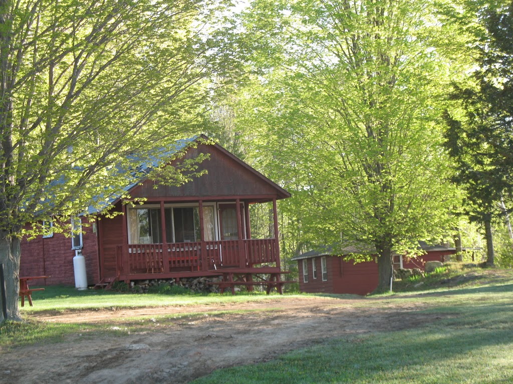 Irwins Cabins Cabin Rental | 695 Burns Ln, Godfrey, ON K0H 1T0, Canada | Phone: (613) 539-3022
