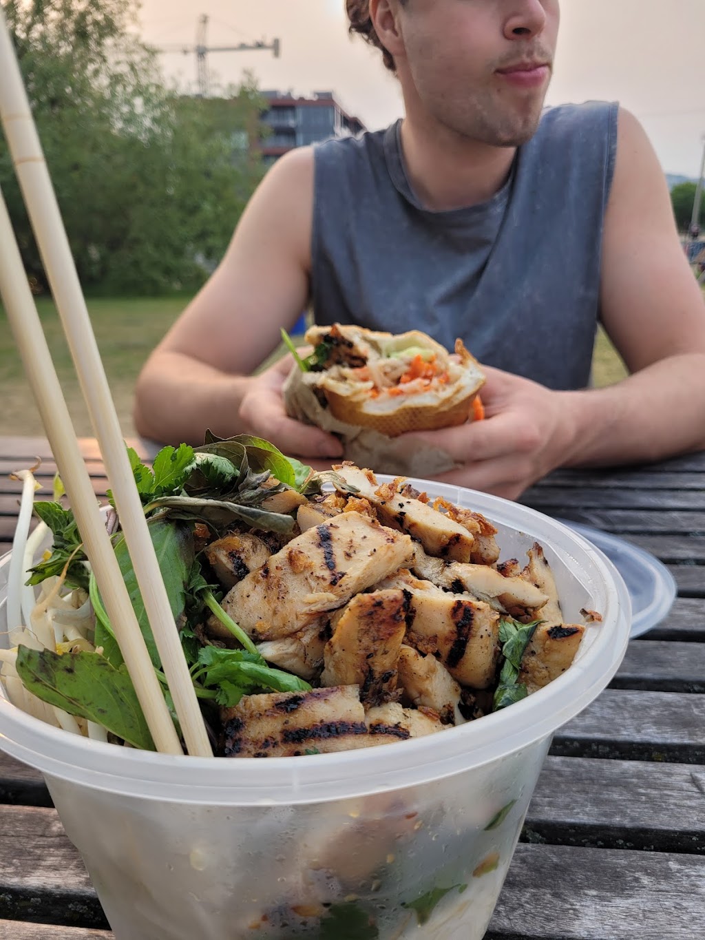 TRAN Cantine Vietnamienne | 4690 R. Notre Dame O, Montréal, QC H4C 1S6, Canada | Phone: (514) 379-4690
