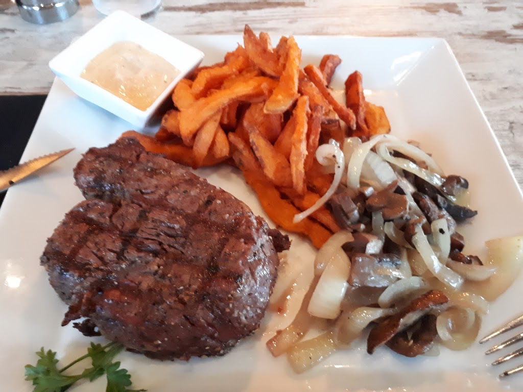 Charlies Steak House & Bar | 978 Kenmount Rd, Paradise, NL A1L 1N3, Canada | Phone: (709) 221-5634