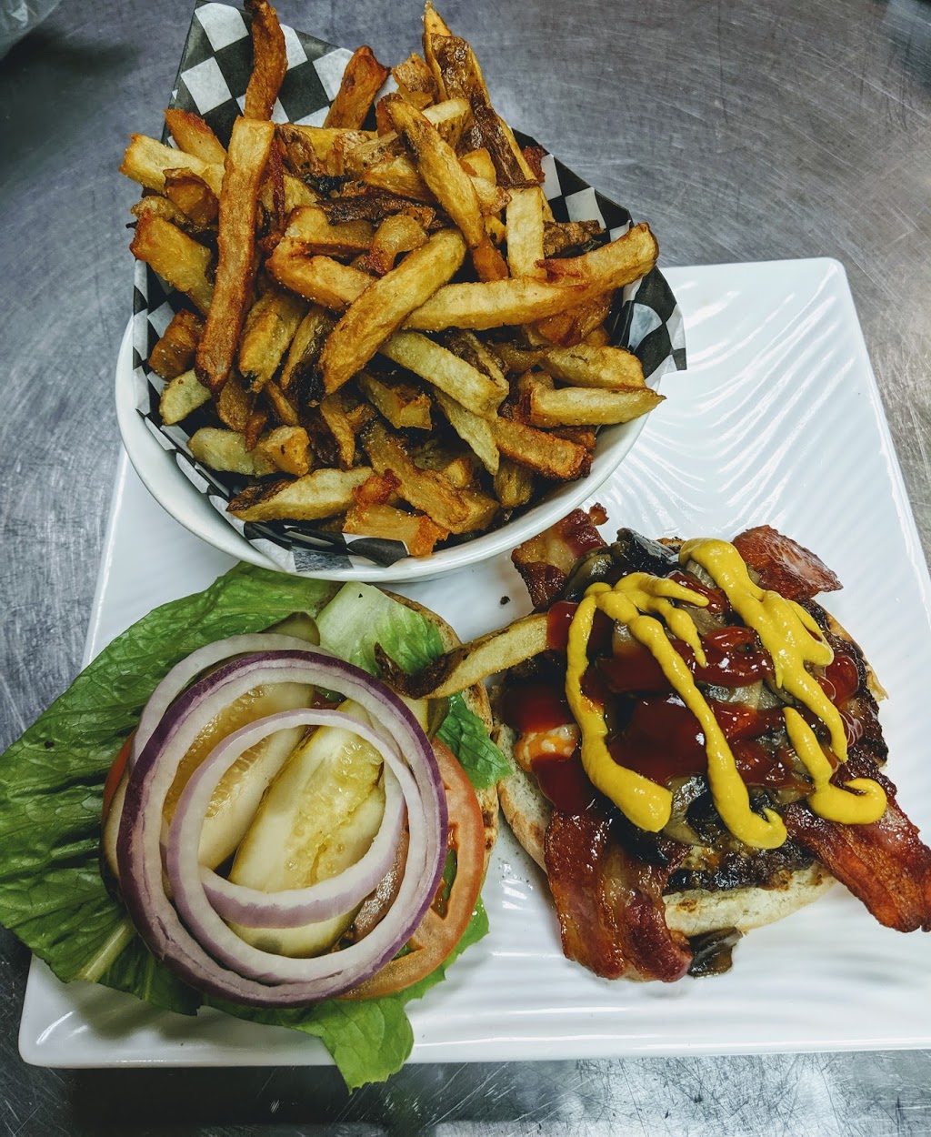 Jo Blos Bar & Grill | 231 St Paul St W, St. Catharines, ON L2S 2E3, Canada | Phone: (289) 362-5522