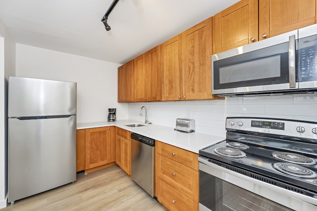 North Shore Manor | 30 N Shore Rd, Lake Cowichan, BC V0R 2G0, Canada | Phone: (250) 686-4800
