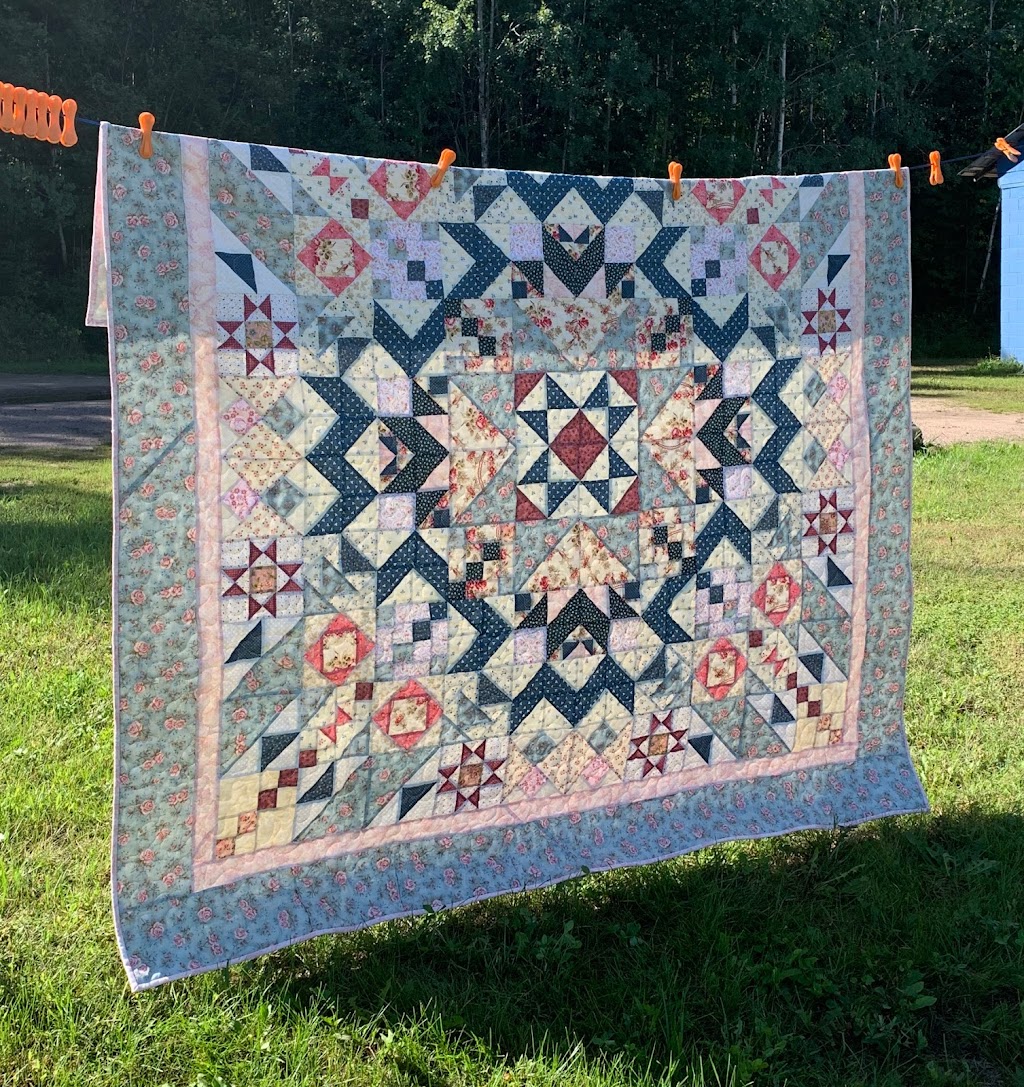 Quilters Curve | 39072 Combermere Rd, Combermere, ON K0J 1L0, Canada | Phone: (613) 756-6262