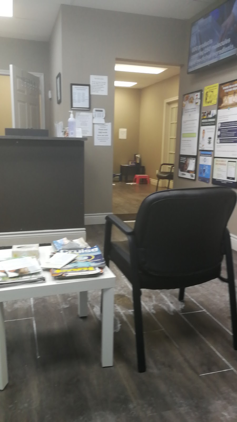 Bradford Central Walk-in Clinic | 107 Holland St E #102, Bradford, ON L3Z 2B8, Canada | Phone: (905) 551-3040