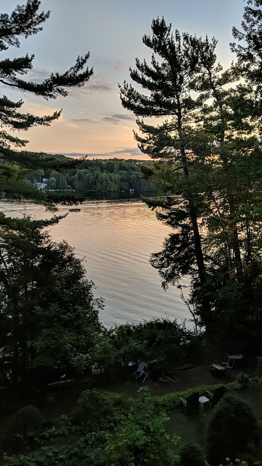 Chez Hubert | 775 Ripplecove, Ayers Cliff, QC J0B 1C0, Canada | Phone: (819) 838-5423