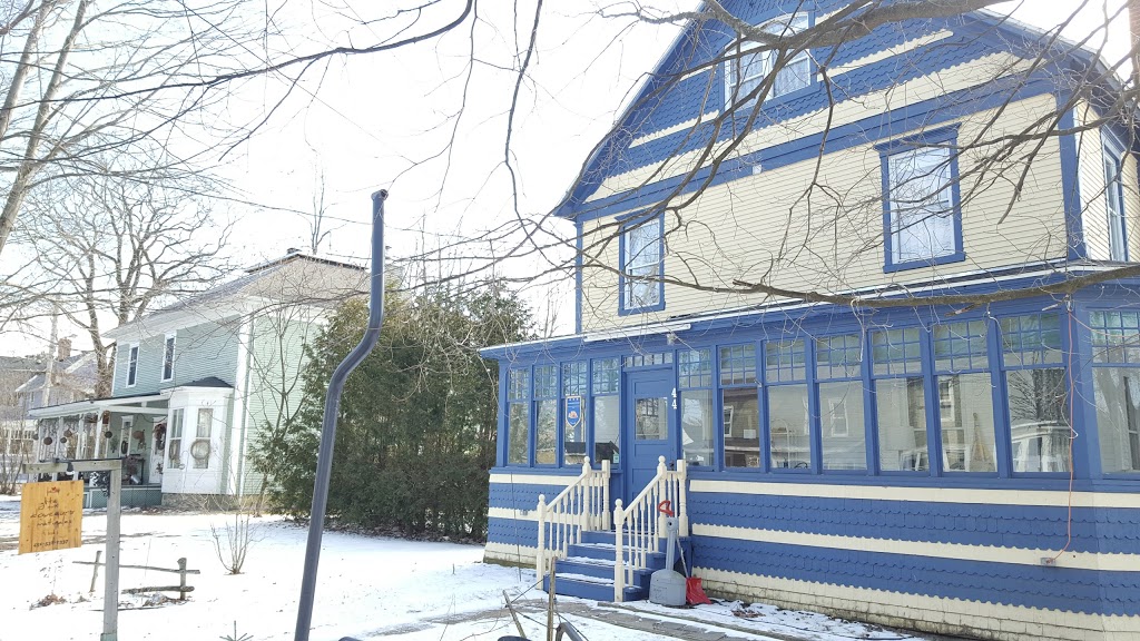Gîte Aux Douceurs Matinales | 44 Rue Principale Sud St, Sutton, QC J0E 2K0, Canada | Phone: (450) 538-0337