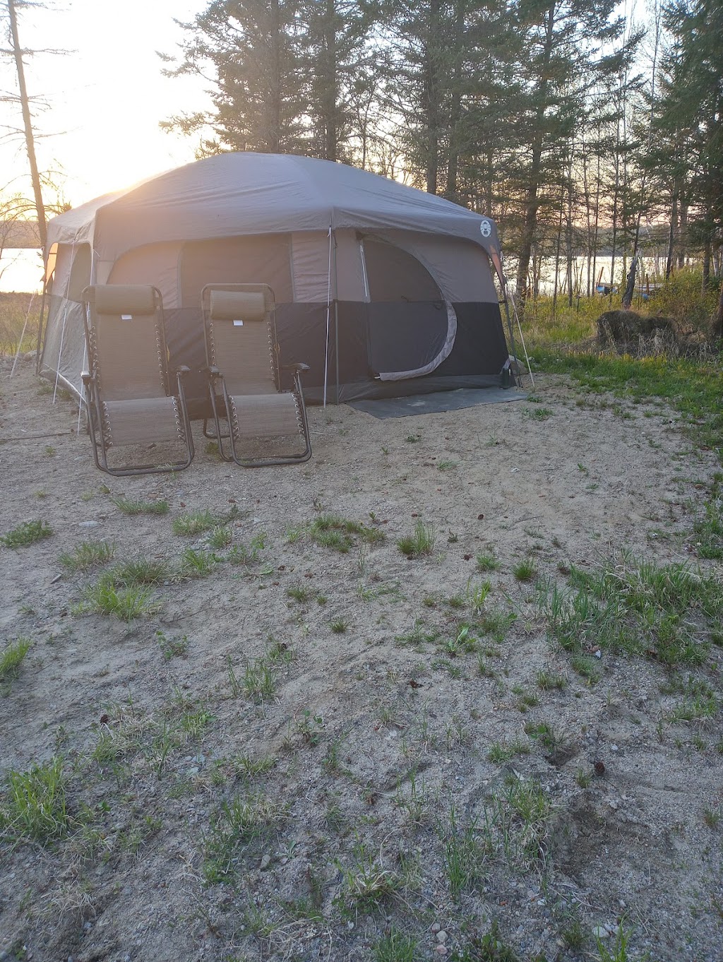 Camping & Pourvoirie Constantineau | 282 Chem. du Tour du Lac, Sainte-Anne-du-Lac, QC J0W 1V0, Canada | Phone: (819) 586-2690