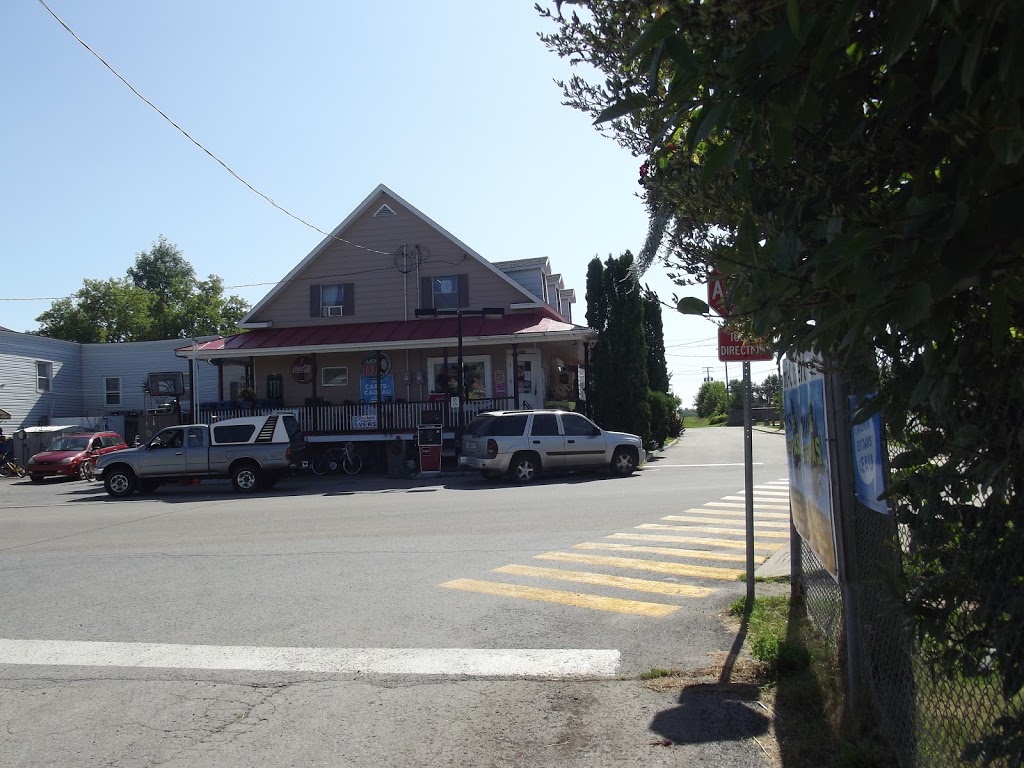 Depanneur Du Village | 1953 Rue Principale, Saint-Cuthbert, QC J0K 2C0, Canada | Phone: (450) 836-2525