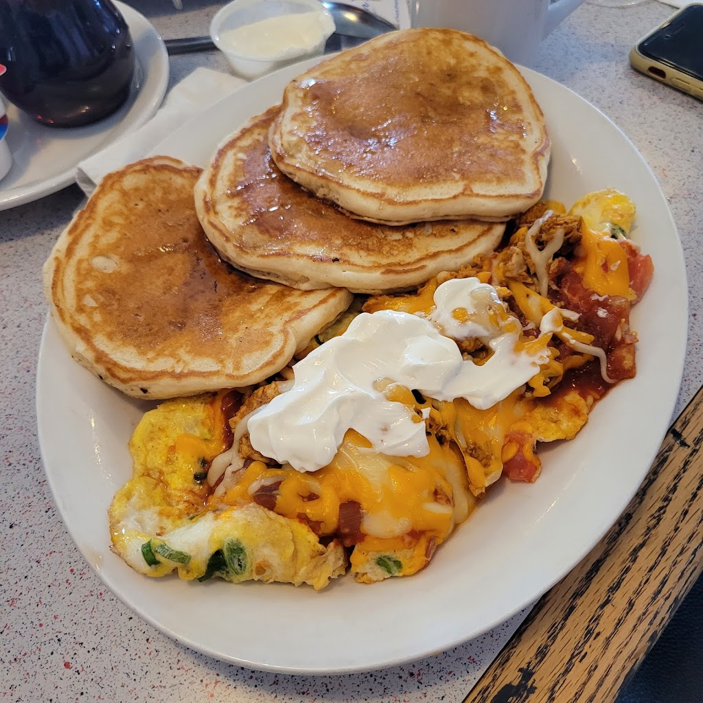 Seine River Cafe | 390 Provencher Blvd, Winnipeg, MB R2H 0H1, Canada | Phone: (204) 237-4864