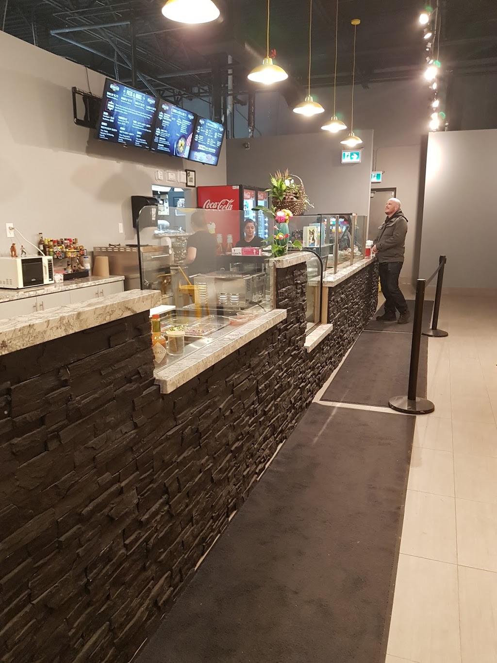 Poppis Pizzeria & Grill | 14-1812 Rymal Rd E, Hamilton, ON L8W 3N3, Canada | Phone: (905) 692-9779