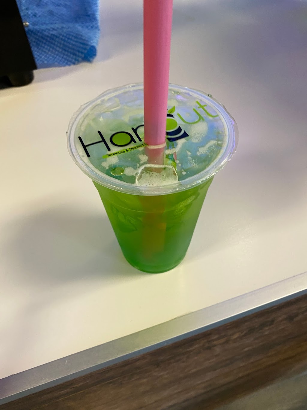 Hangout | 839 Somerset St W, Ottawa, ON K1R 6R6, Canada | Phone: (613) 695-3336