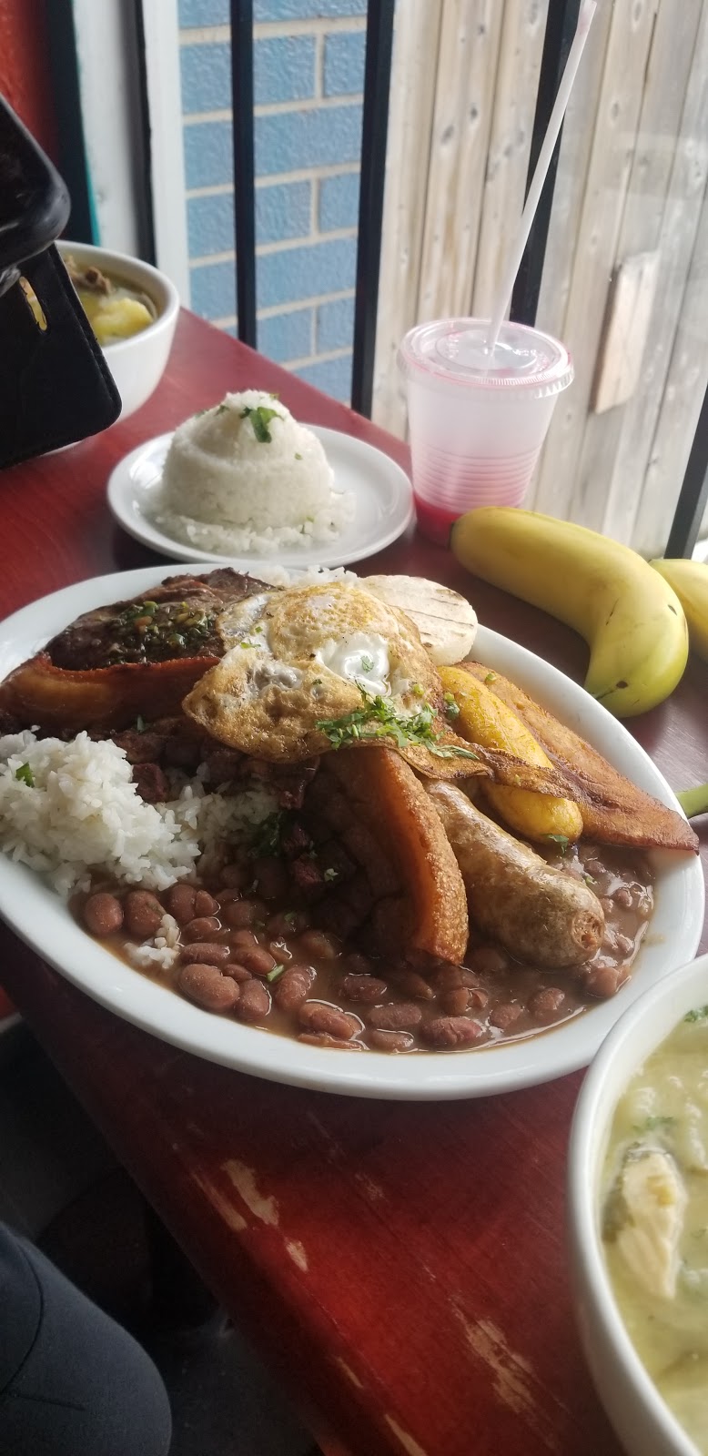 Las Delicias | 59 A Dundas St W, Mississauga, ON L5B 1H7, Canada | Phone: (905) 232-0060