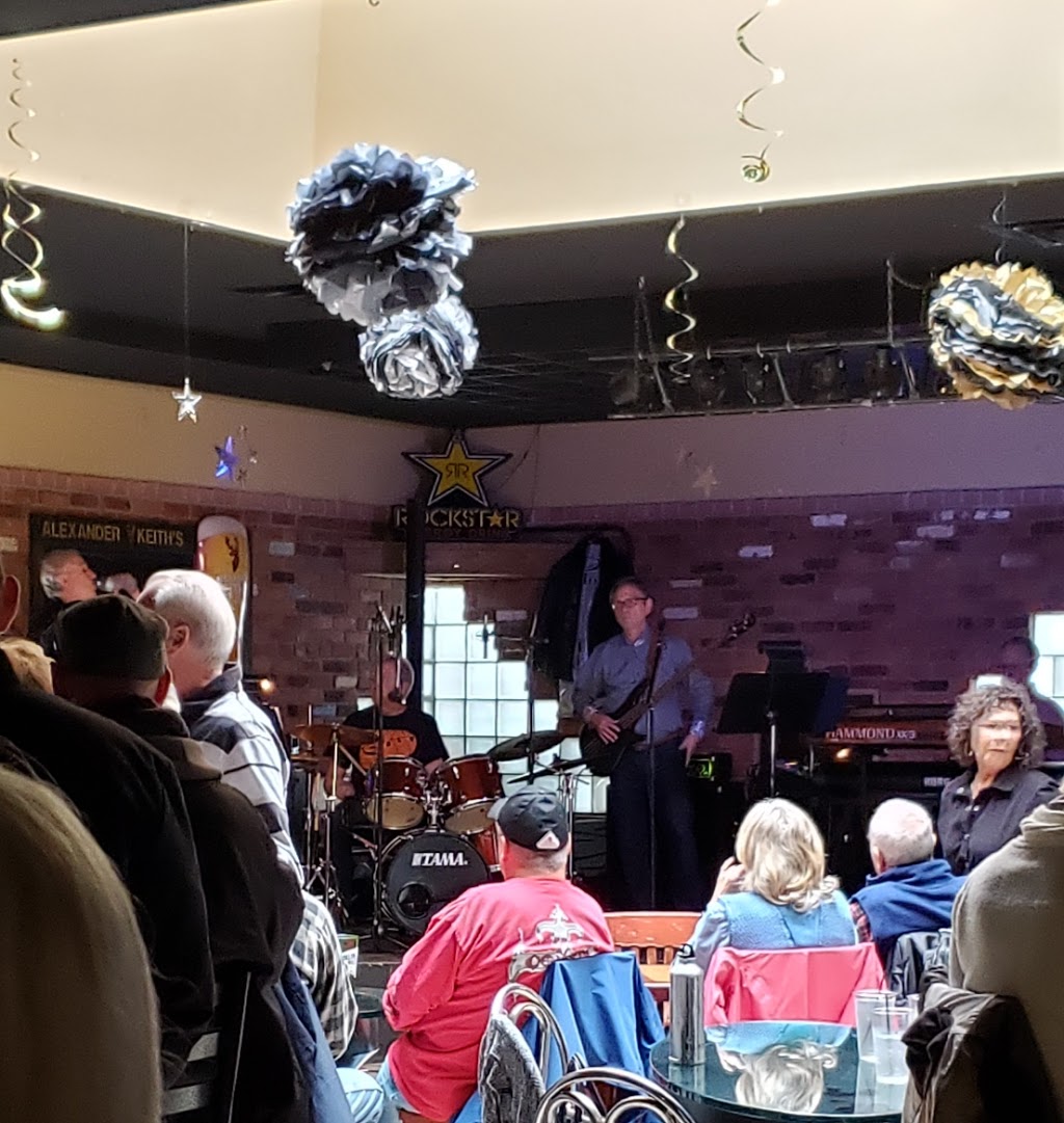 Norfolk Tavern | 200 Main St, Port Dover, ON N0A 1N0, Canada | Phone: (519) 583-0048
