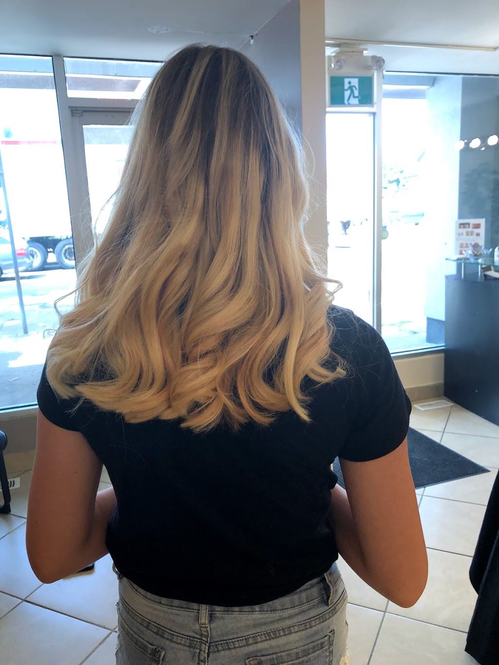 The Edge Beauty Bar | 70 Ottawa St N, Hamilton, ON L8H 3Z1, Canada | Phone: (289) 389-5959