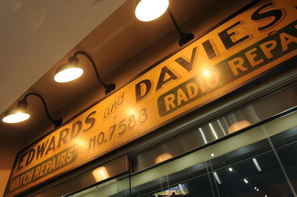Edwards and Davies Jewellers | 2834 Danforth Ave, Toronto, ON M4C 1M1, Canada | Phone: (416) 698-7880