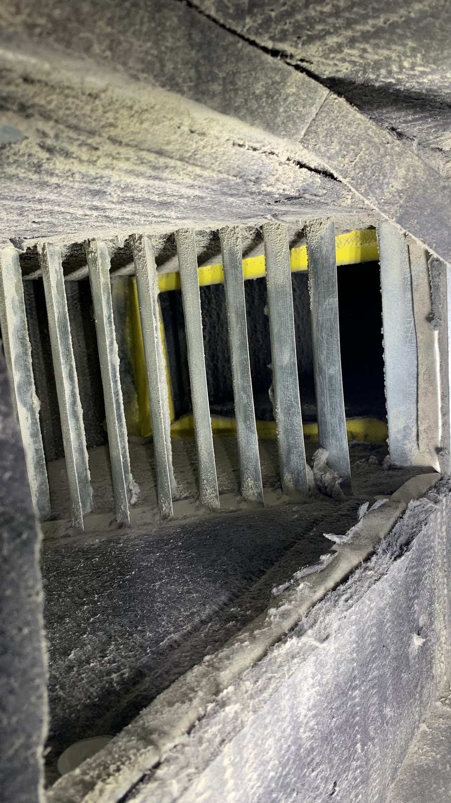 Airomax nettoyage de systèmes de ventilation | 565 Bd Lionel-Boulet local c, Varennes, QC J3X 1P7, Canada | Phone: (450) 677-6795