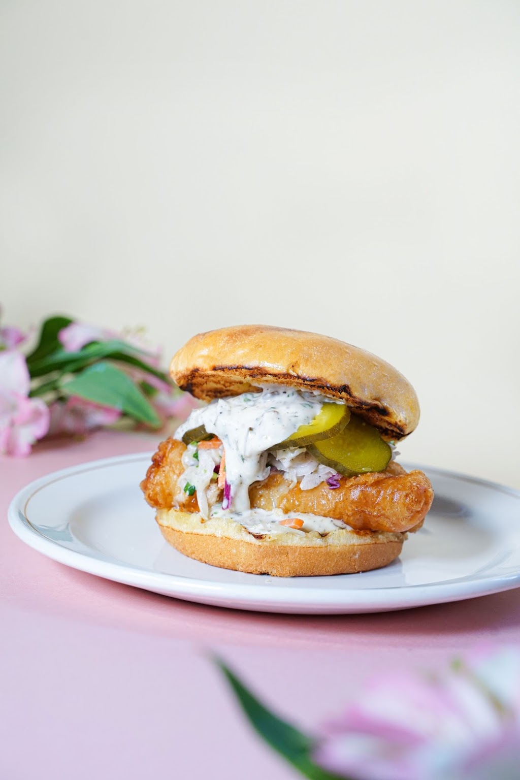 Mira Mira Diner (Beaches) | 1963 Queen St E, Toronto, ON M4L 1H9, Canada | Phone: (416) 792-6472