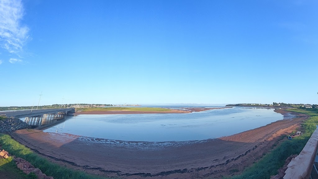 The Fiddling Fisherman Lookout | 13 Lower Rollo Bay Rd, Souris, PE C0A 2B0, Canada | Phone: (902) 687-4162