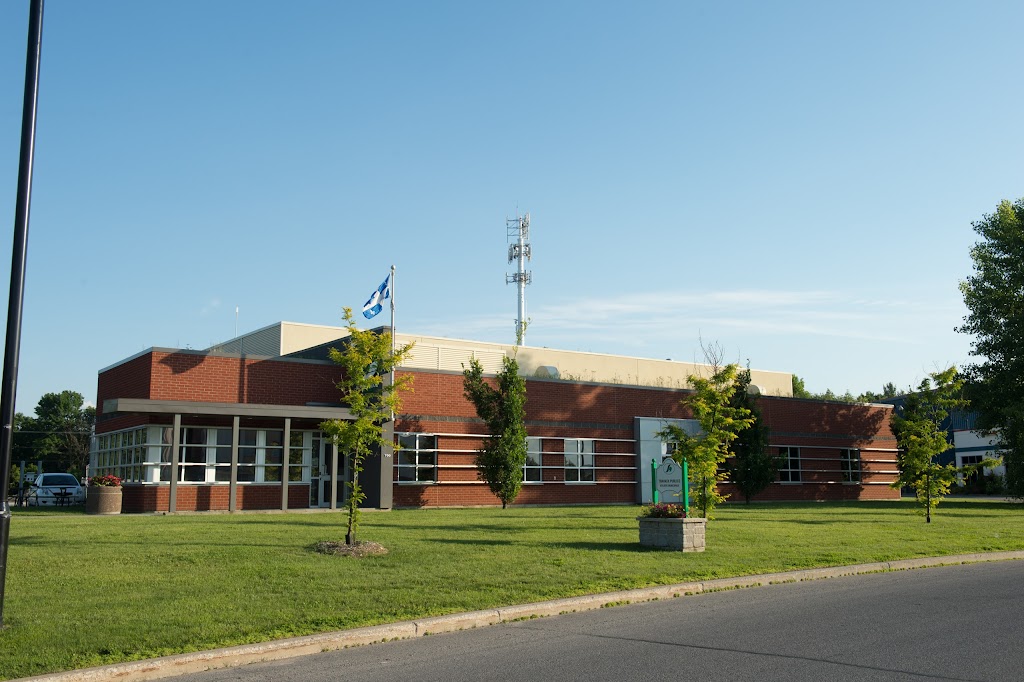 Écocentre Bois-des-Filion | 690 Rue de la Sablière, Bois-des-Filion, QC J6Z 4T7, Canada | Phone: (450) 621-1460