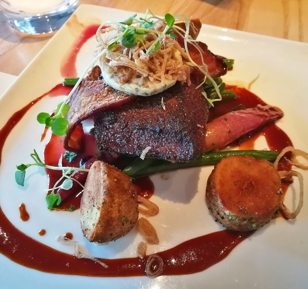 Restaurant Donalda | Canada, 996 Rue Valiquette, Sainte-Adèle, QC J8B 2M4, Canada | Phone: (450) 229-2727
