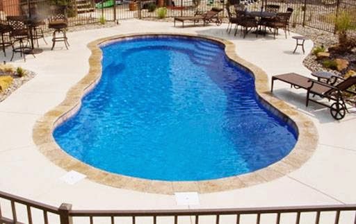 Piscine EZE Pools | 29 Chem. du Vieux-Pont, Wakefield, QC J0X 3G0, Canada | Phone: (888) 244-3911