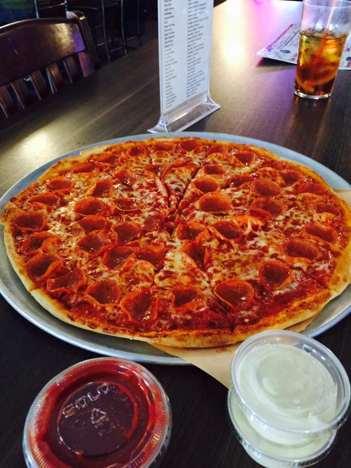 Encore Bar & Eatery | 10 Park St, Welland, ON L3B 4M2, Canada | Phone: (905) 734-4233