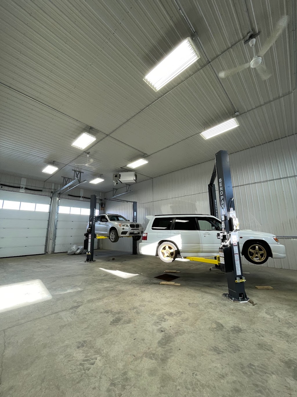 Clipping Point Auto Club Ltd. | 877 Redonda St #3, Sunnyside, MB R5R 0J4, Canada | Phone: (204) 222-2459