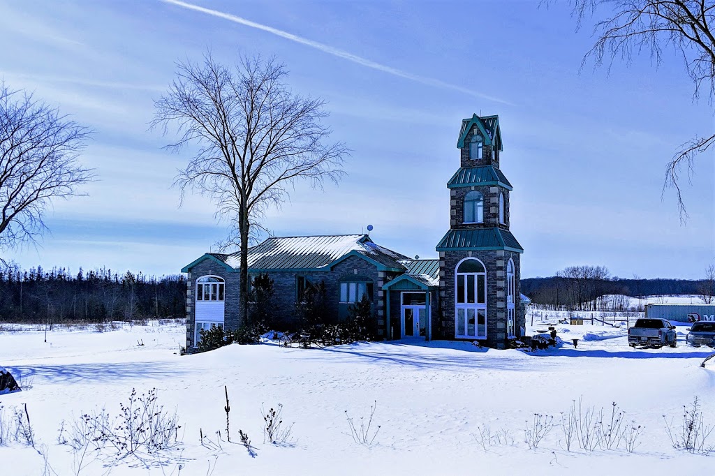 Younique Country Retreat | 311804 ON-6, Mount Forest, ON N0G 2L0, Canada | Phone: (519) 334-3333