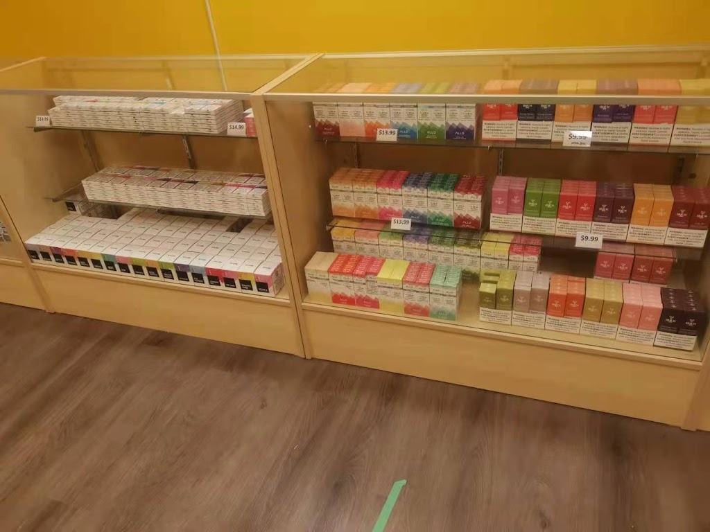 LUCX VAPOR | 1122 Main St W, Hamilton, ON L8S 1C1, Canada | Phone: (647) 998-9505