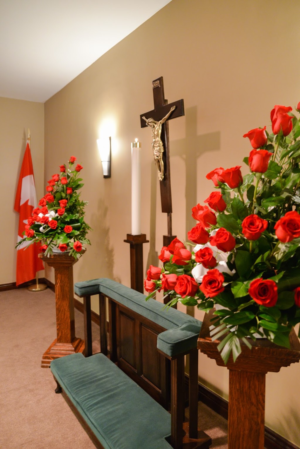 Oakview Funeral Home | 56 Lakeshore Rd W, Oakville, ON L6K 1C7, Canada | Phone: (905) 842-2252