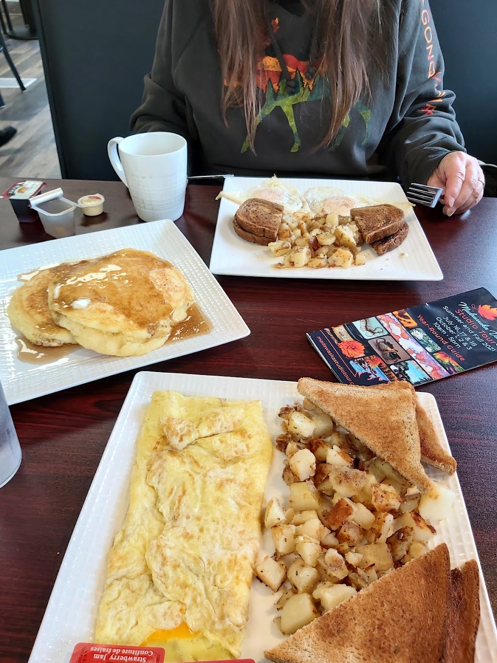 Hannahs Diner | 19500 Opeongo Line, Barrys Bay, ON K0J 1B0, Canada | Phone: (613) 756-2074