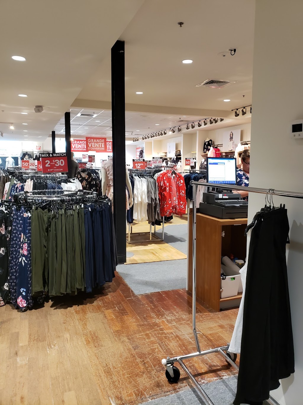 Levis Store | 2700 Bd Laurier, Québec, QC G1V 4J9, Canada | Phone: (418) 651-5998