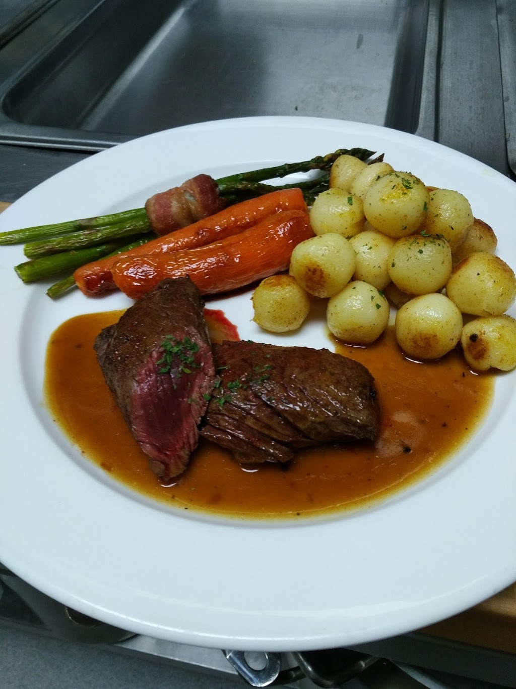 Bistro Lherbe Longue | 225 Rue du Golf, Cowansville, QC J2K 3G6, Canada | Phone: (450) 263-3131 ext. 224